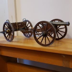 Dahlgren 1861 Civil War Cannon Minature with Ammo
